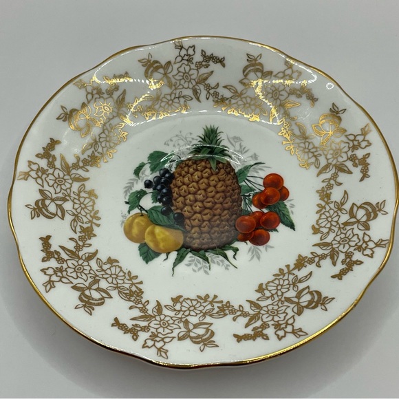 Duchess Bone China England Fruit Tea Cup And Saucer Gold Trims Flowers Pear - Picture 2 of 15